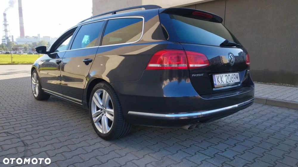 Volkswagen Passat Variant 2.0 Blue TDI DSG SCR Comfortline - 11