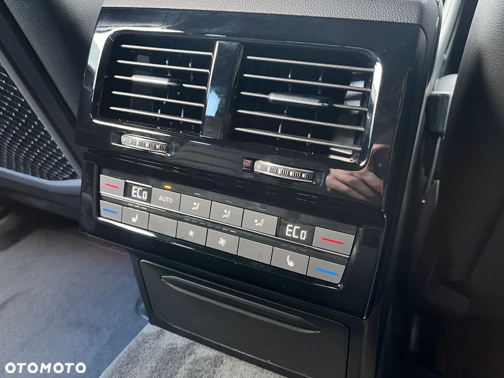 Volkswagen Touareg 3.0 V6 TDI 4Motion R-Line - 26