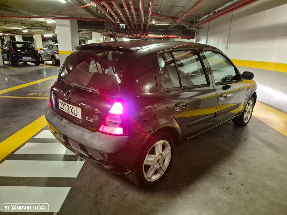 Renault Clio 1.2 16V Dynamique - 8