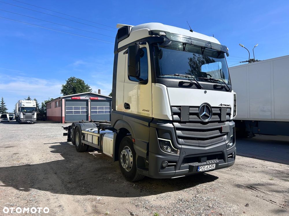 Mercedes-Benz Actros - 1