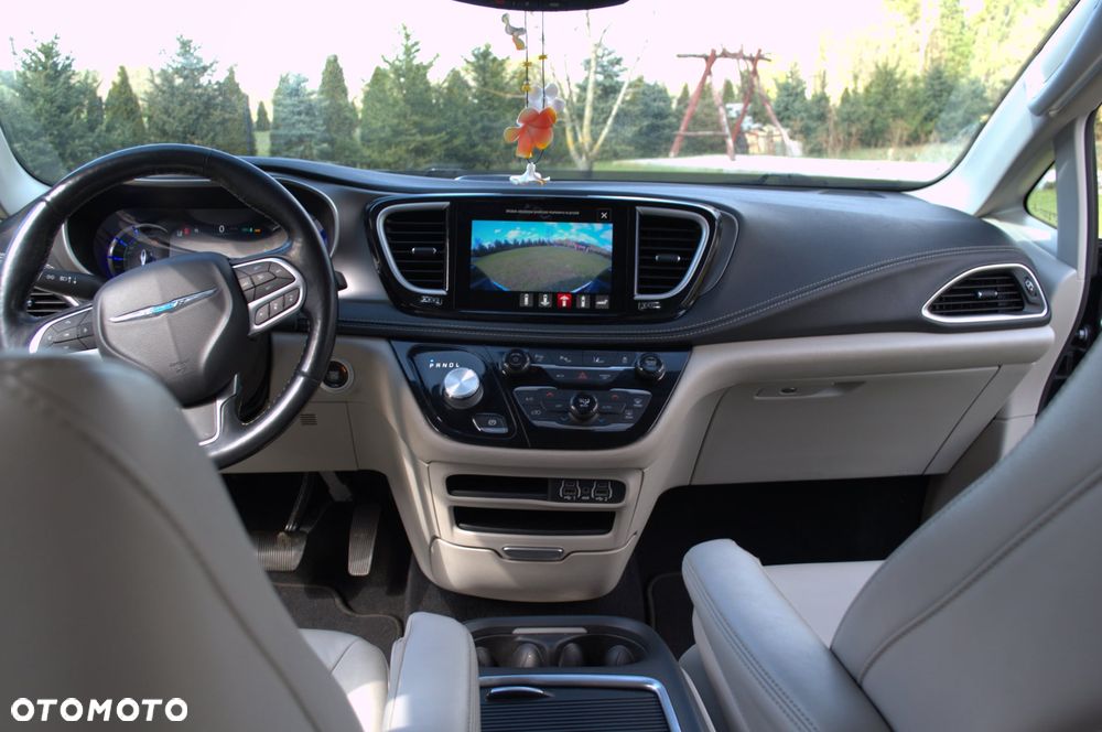Chrysler Pacifica - 18