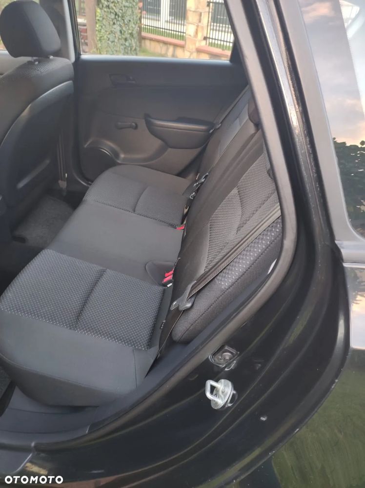 Hyundai i30 1.4 Base + - 9
