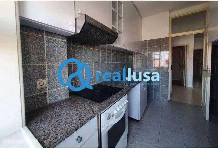 Apartamento T2 na imediação do Bombeiros (Constituição) - Grande imagem: 3/13