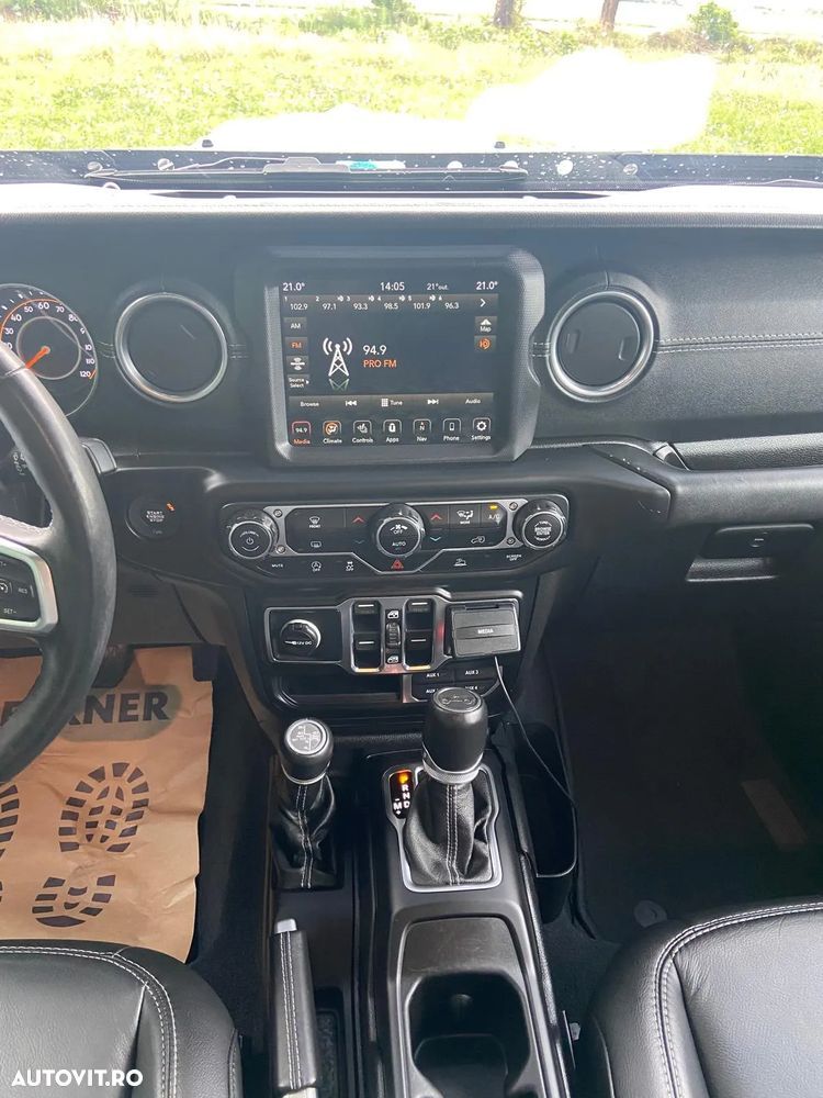 Jeep Wrangler Unlimited 2.0 Turbo AT8 Sahara - 9