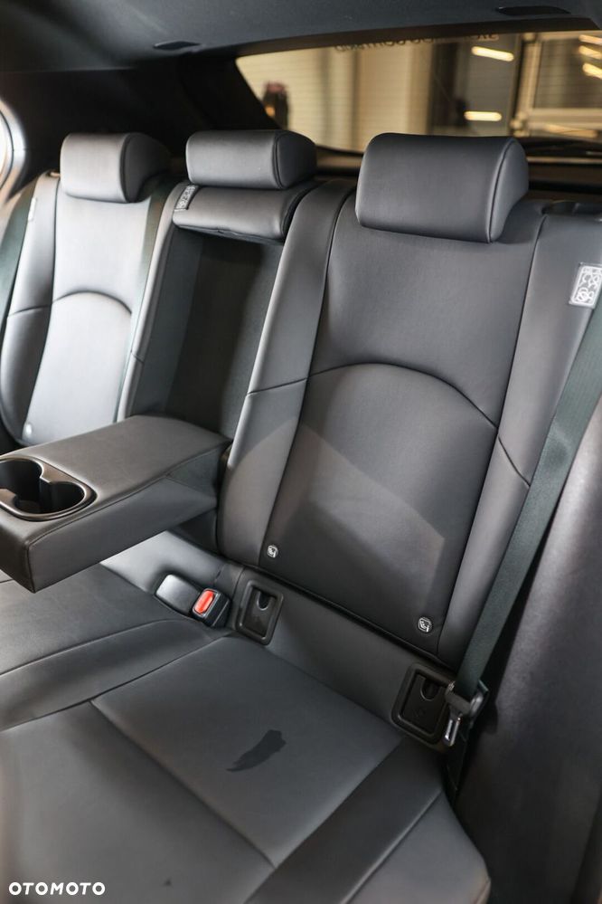 Lexus UX - 40