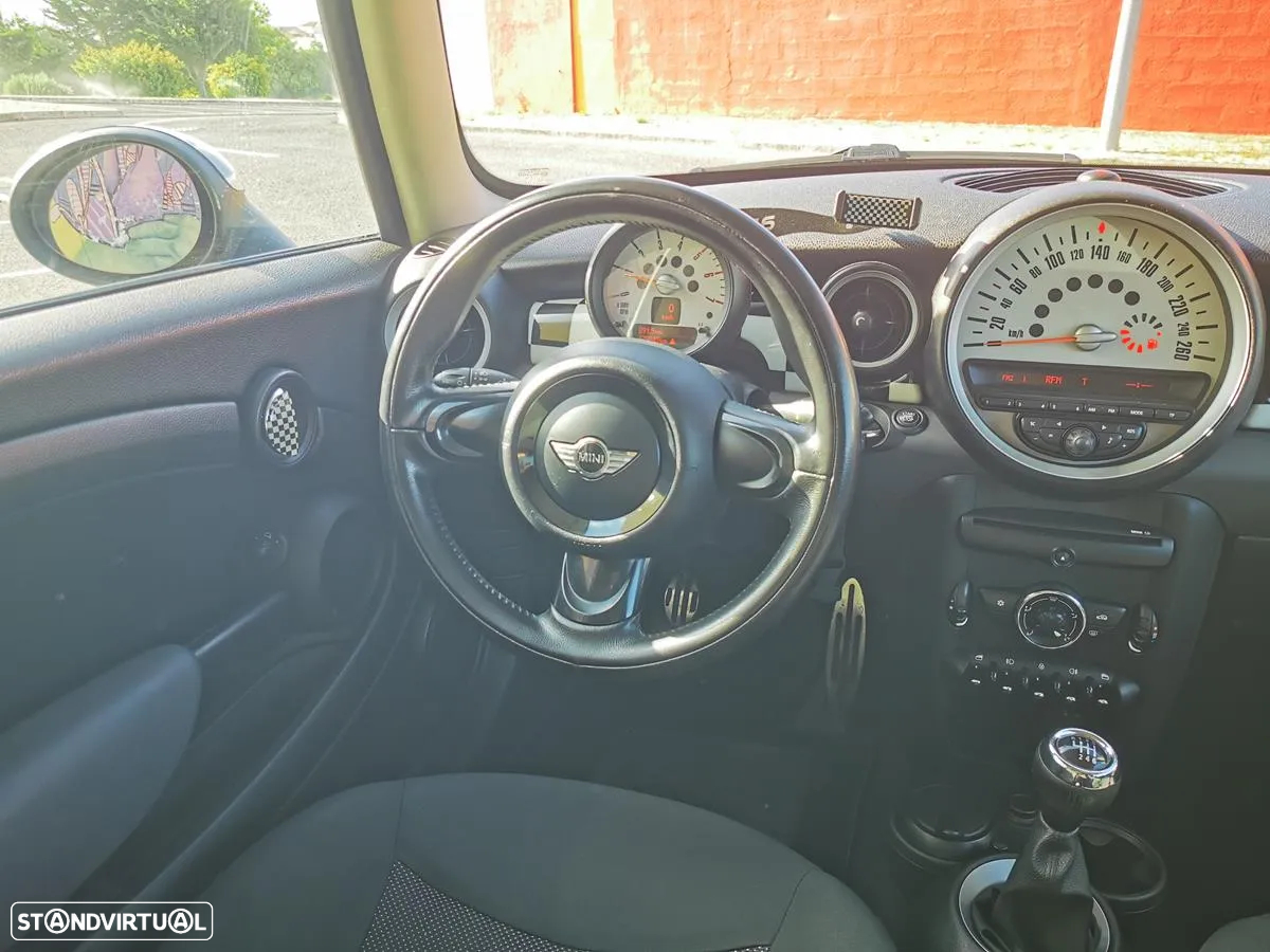 MINI 3 Portas Cooper D - 30