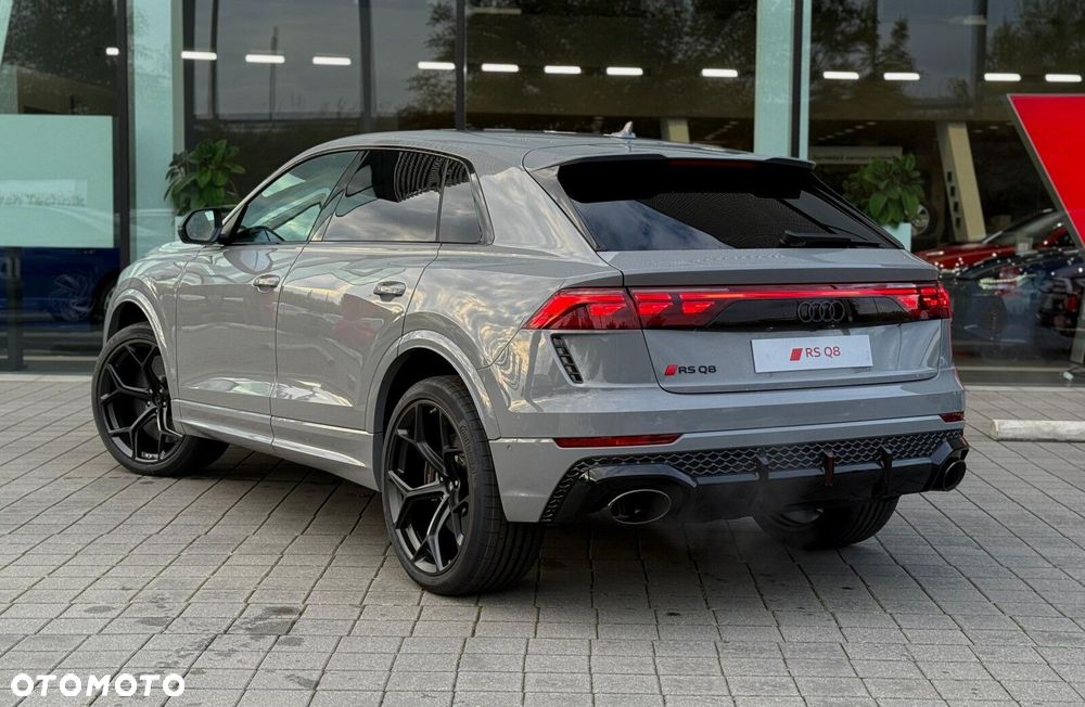 Audi RS Q8 - 10
