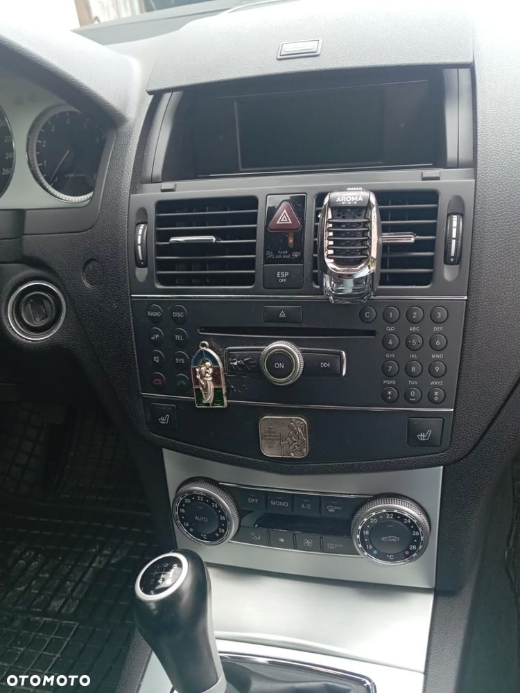 Mercedes-Benz Klasa C 180 Kompressor BlueEFFICIENCY - 9