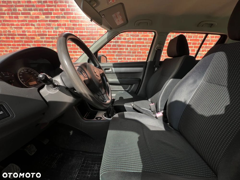 Suzuki Swift - 12