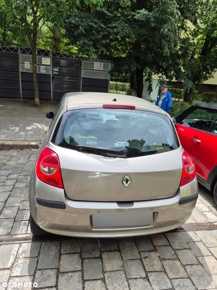 Renault Clio 1.5 dCi Authentique - 6