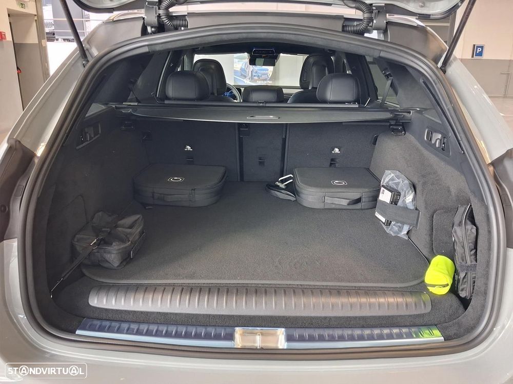 Mercedes-Benz E 53 AMG Hybrid 4Matic+ - 34