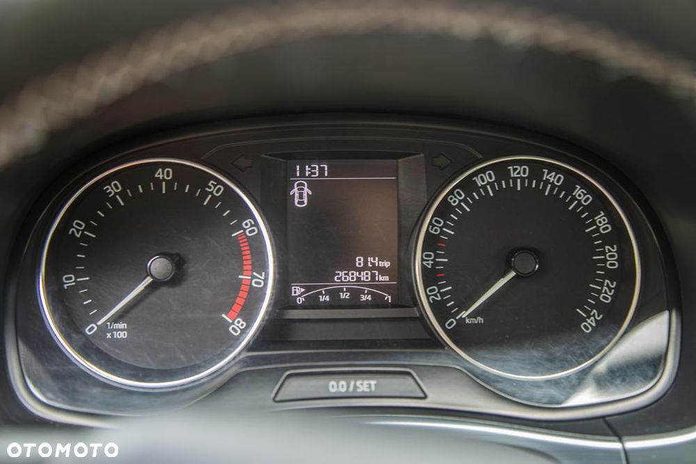 Skoda Fabia 1.0 Active - 10