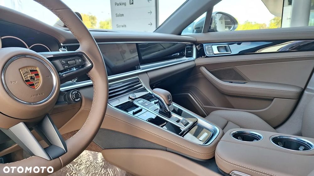 Porsche Panamera 4 E-Hybrid - 28