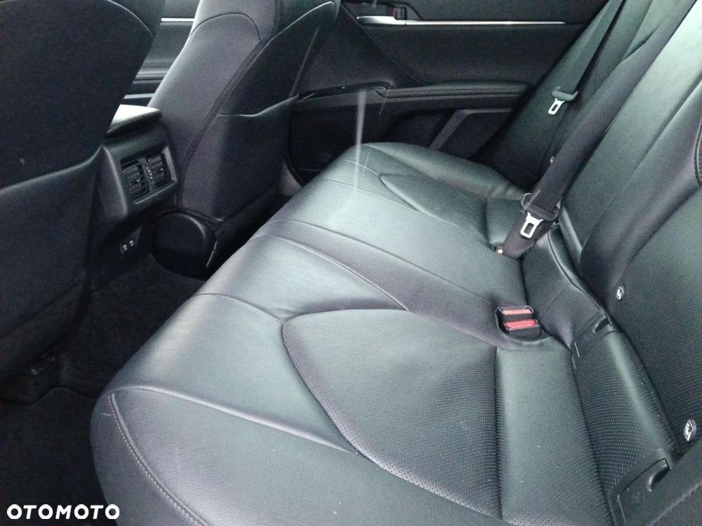 Toyota Camry 2.5 Hybrid Executive CVT - 14