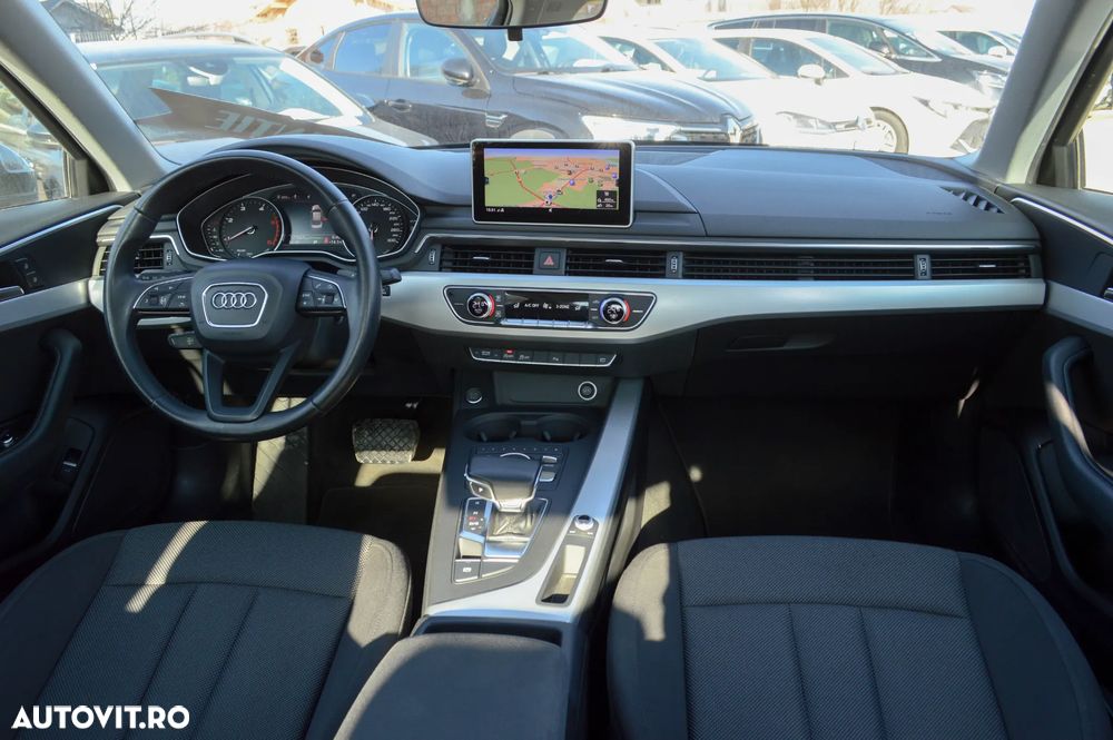 Audi A4 2.0 TDI DPF multitronic Ambiente - 32