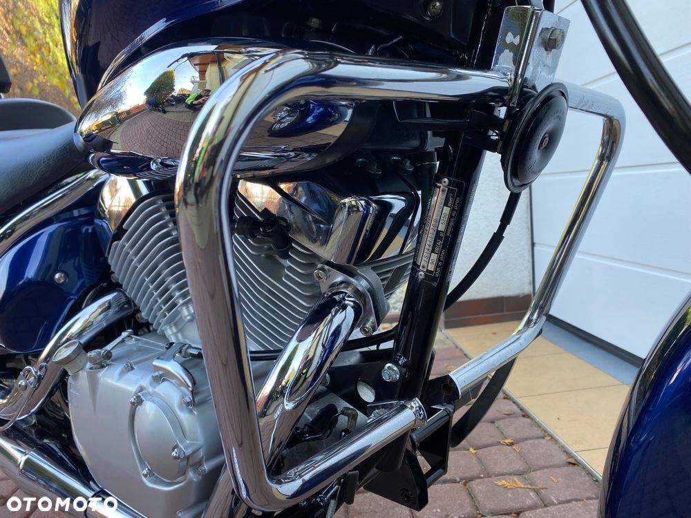 Suzuki Intruder - 18