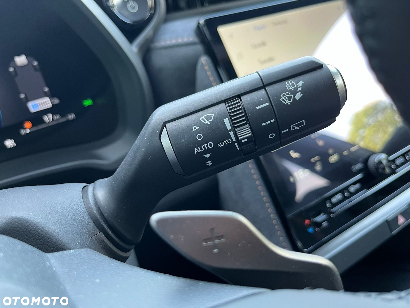 Lexus LBX 1.5 Hybrid Cool AWD - 33