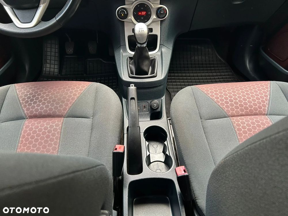 Ford Fiesta 1.6 Ti-VCT Titanium - 17