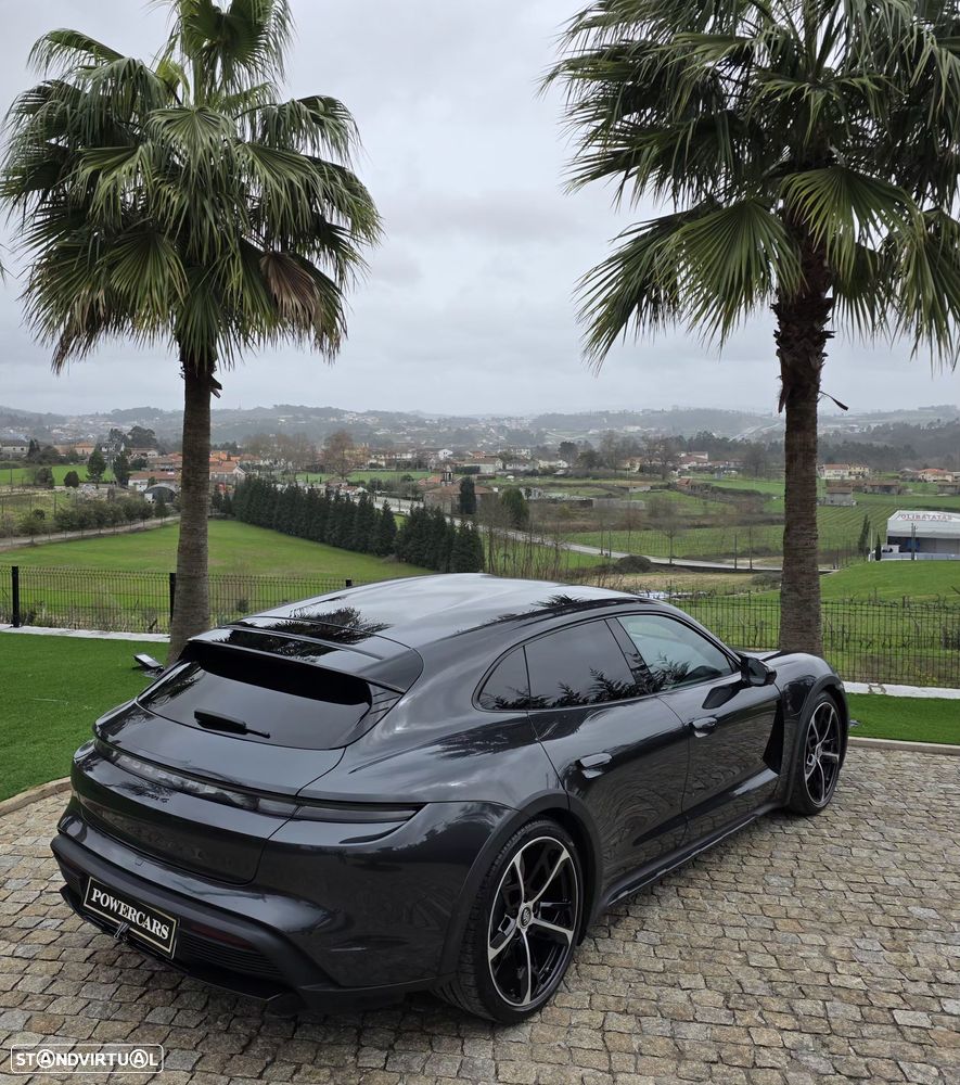 Porsche Taycan Cross Turismo 4 - 14