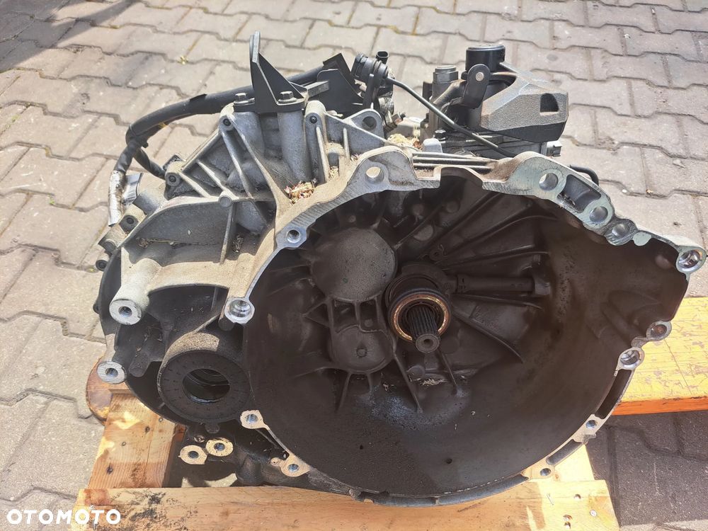 VOLVO V40 II D4 2.0D 2014 SKRZYNIA BIEGÓW MANUALNA KOD FU1R 7002 AEA - 1