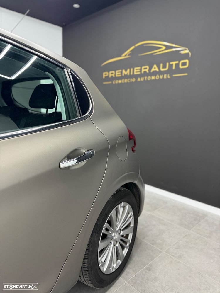 Peugeot 208 1.2 PureTech Allure EAT6 - 18