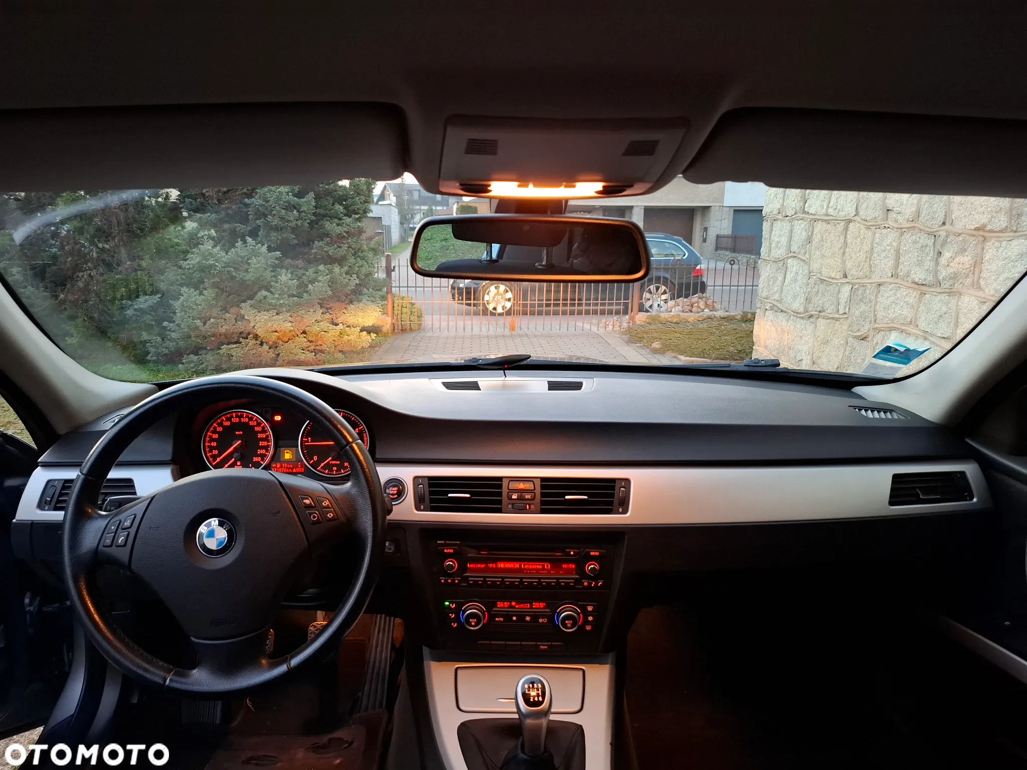BMW Seria 3 318d DPF Touring - 12