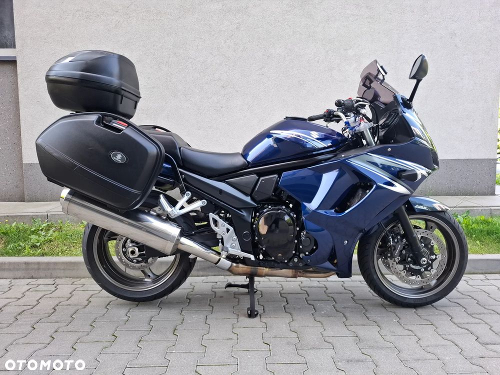 Suzuki GSX - 2
