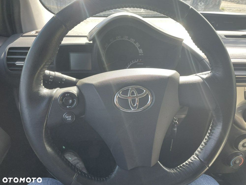 Toyota iQ 1.0 Sol - 16