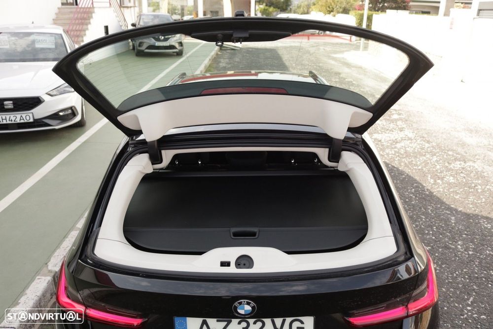 BMW 318 d Auto - 15
