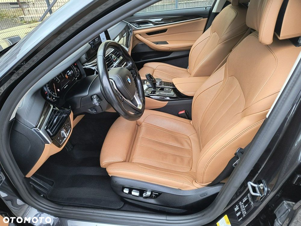 BMW Seria 5 530i Luxury Line sport - 10