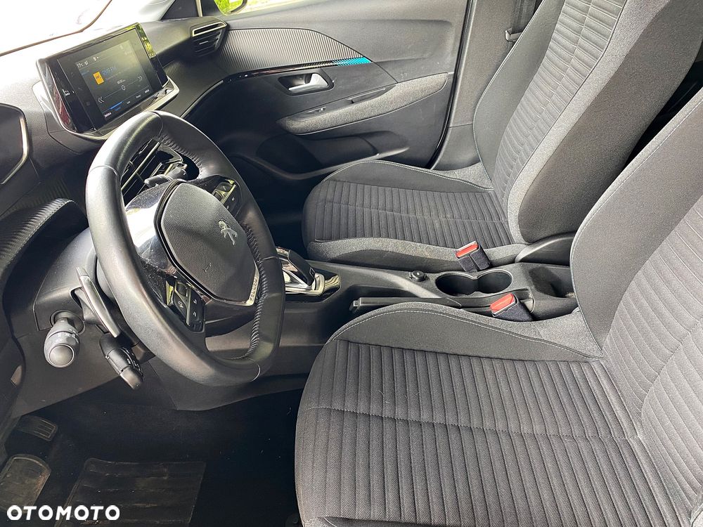 Peugeot 208 PureTech 100 EAT8 Allure - 16