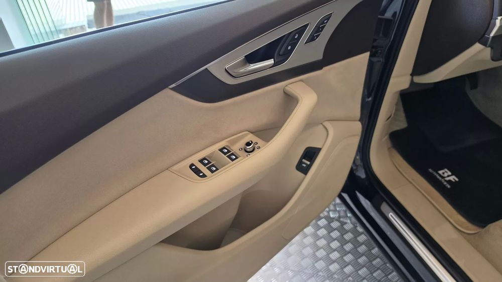 Audi Q7 3.0 TDI quattro S-line Tiptronic 7L - 42
