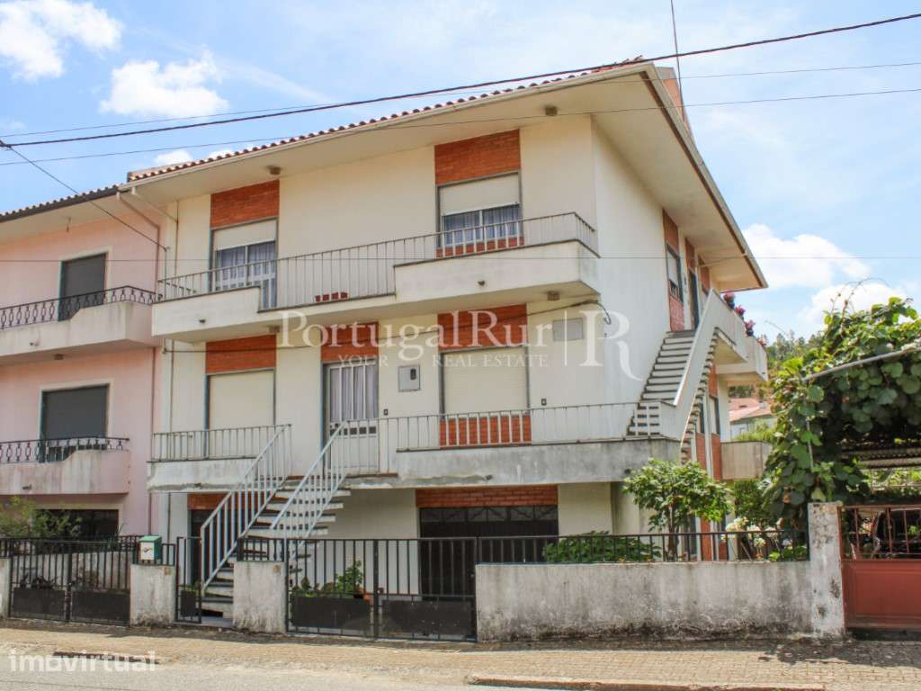 Apartamento T3 com sótão, Garagem e quintal com anexo - Grande imagem: 2/38