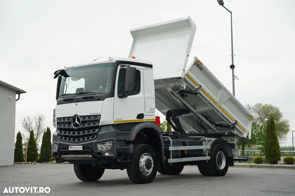 Mercedes-Benz AROCS 2038 / 4x4 / BASCULABILĂ PE DOUĂ LATE / HIDRODOLTA / AUTOMATĂ / - 2