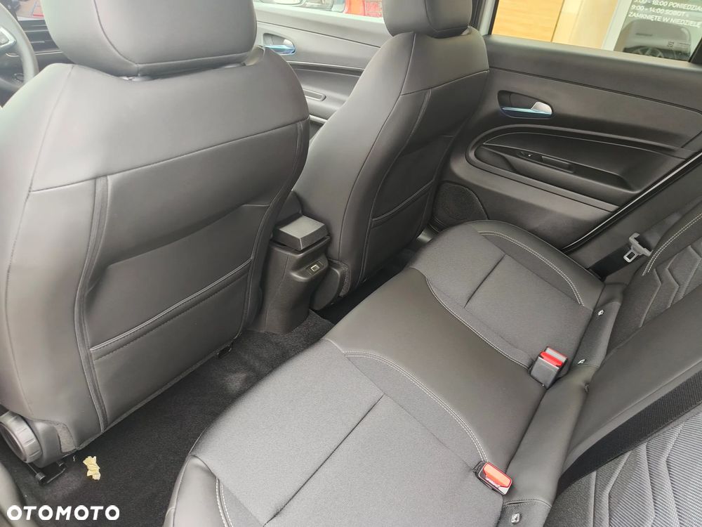 Jeep Avenger 1.2 T3 mHEV Altitude FWD eDCT6 - 12