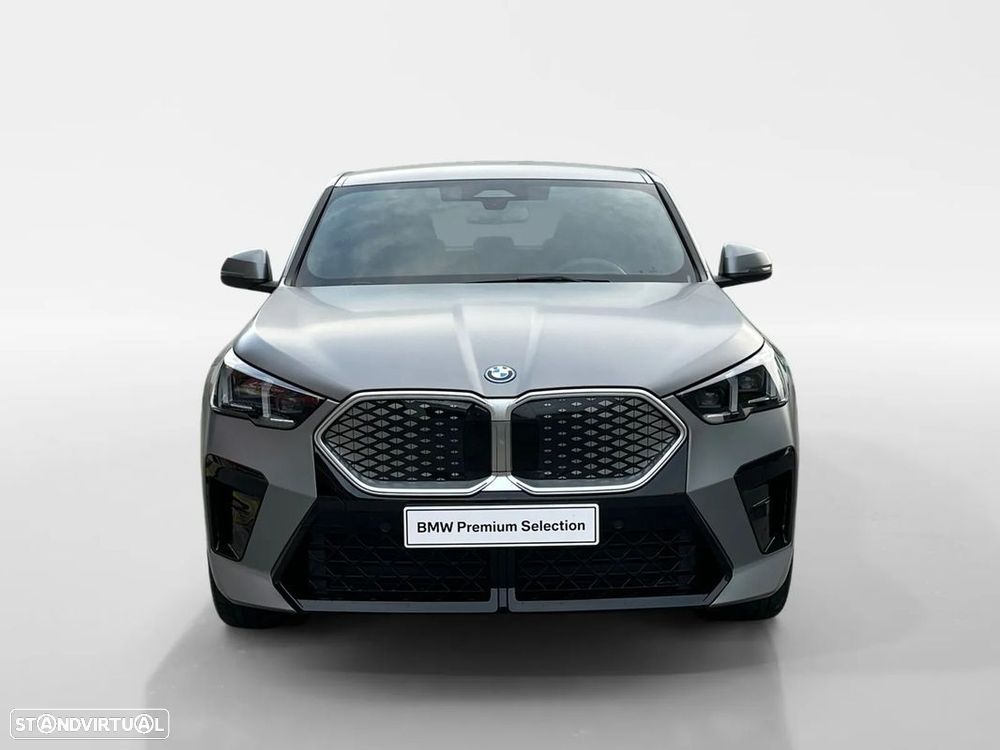 BMW iX2 eDrive20 Pack Desportivo M - 9