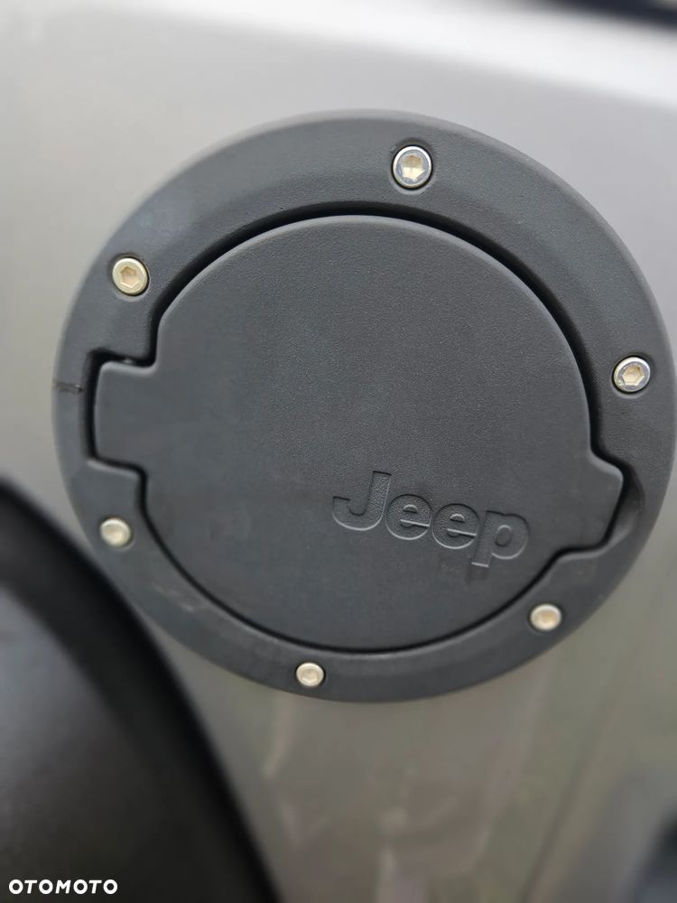 Jeep Wrangler - 25