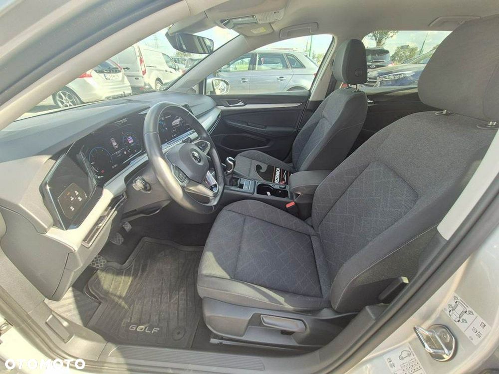 Volkswagen Golf - 27