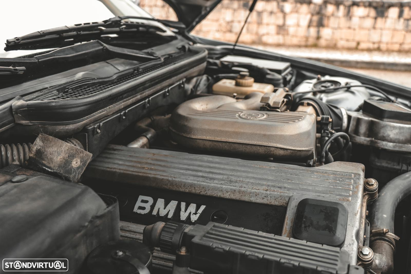 BMW 318 iS - 13