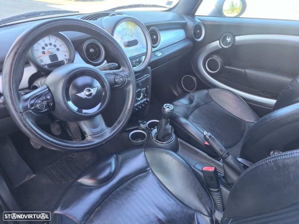 MINI 3 Portas Cooper D - 9