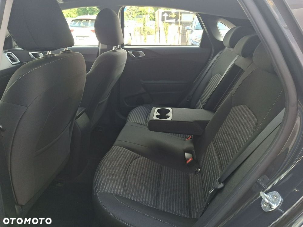 Kia Ceed 1.5 T-GDI M - 12