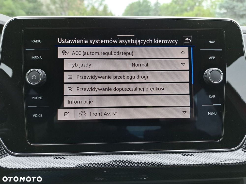 Volkswagen T-Cross - 34