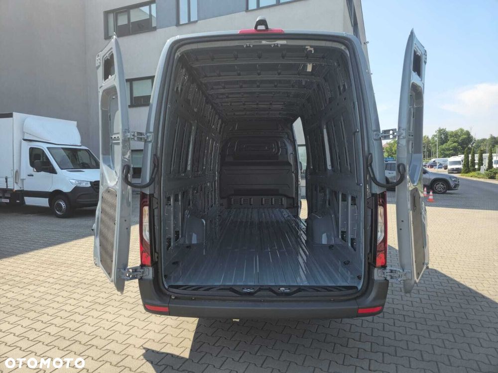 Mercedes-Benz Sprinter 317 CDI - 12