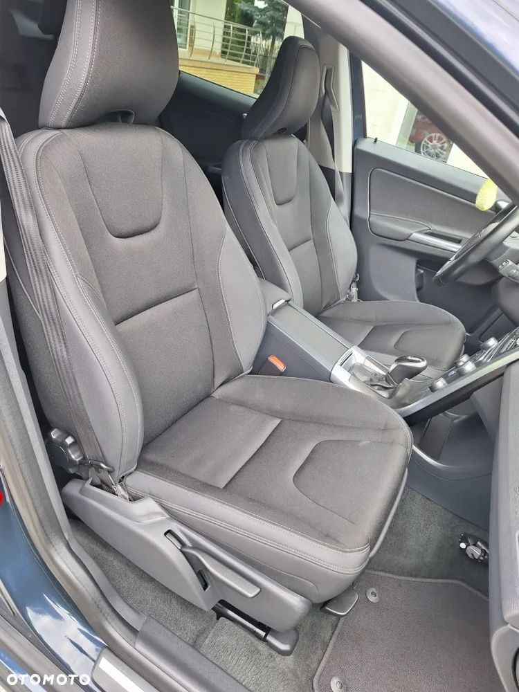 Volvo XC 60 D4 Geartronic Momentum - 12