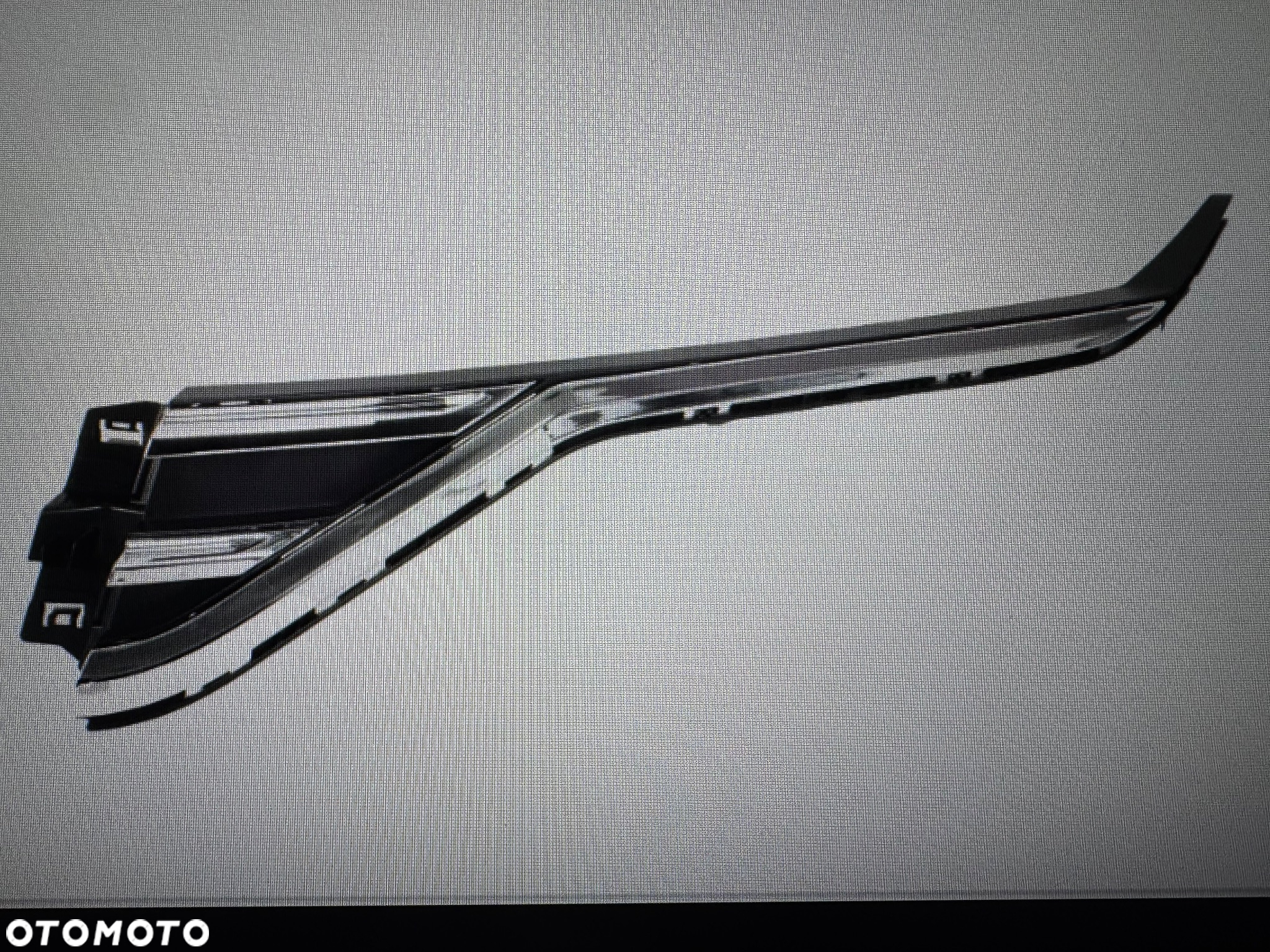 Volkswagen Touareg CR7 17- atrapa listwa - 4