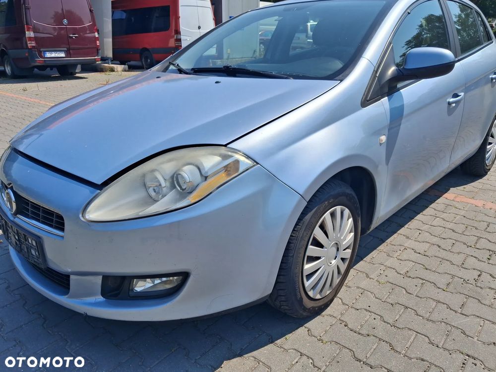 Fiat Bravo II 2 silnik kompletny 1.9 JTD Multijet diesel 192A8000  198AXB1A  skrzynia biegów sprzęgło dwumasa drzwi klapa błotnik lusterko lakier 336/B morski niebieskie lewarek wybierak stacyjka sterownik moduł wiązka zbiorniczek alternator rozrusznik maglownica przepływomierz wąż przewód obudowa osłona atrapa podszybie mechanizm silniczek głośnik radio konsola wyświetlacz zegary moduł komfortu szyba mcperson amortyzator sprężyna sanki wahacz tłumik wydech kolektor zacisk hamulcowy pompa pompka ABS półoś hak holowniczy lampa czujnik parkowania fotele panel sterowania klimatyzacji wykładzina kierownica manetki zwijak Air bag schowek konsola zamek klamka wspomaganie NA CZĘŚCI wszystkie części - 9