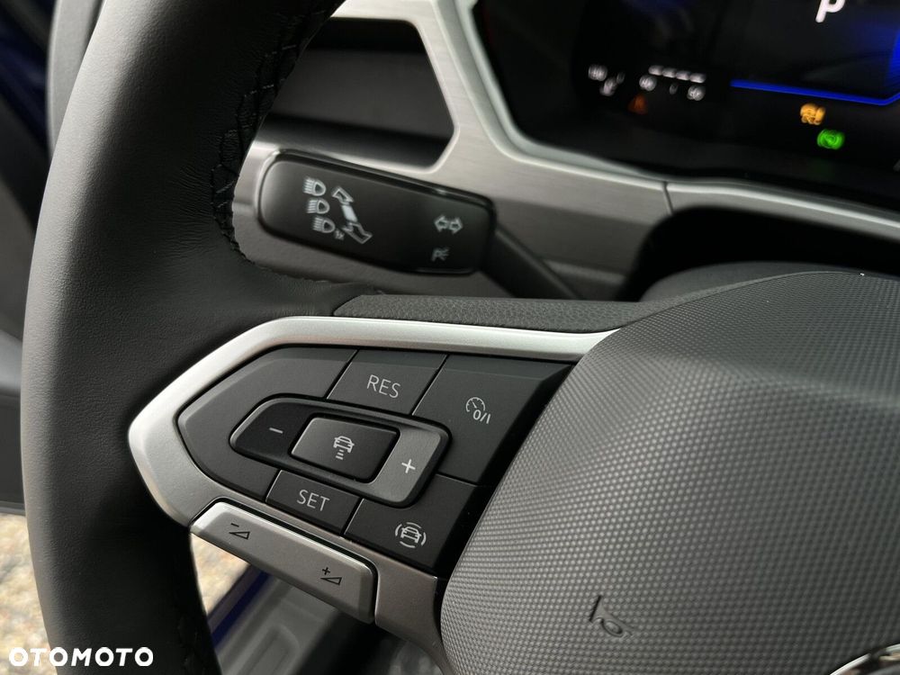 Volkswagen Touran - 25