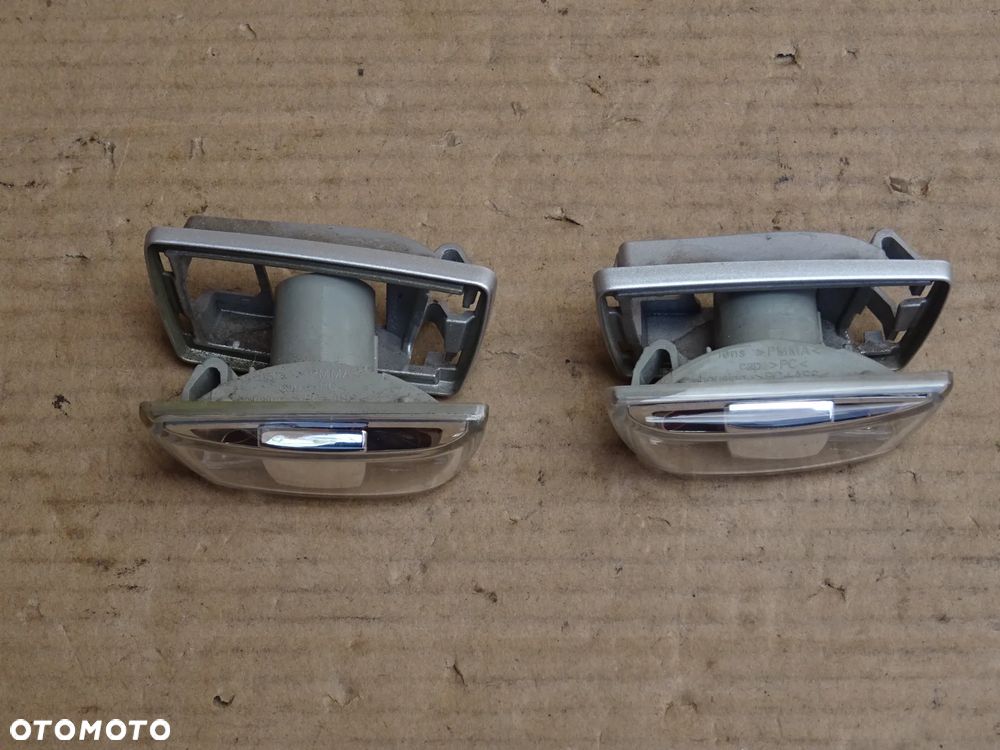 KIERUNEK KIERUNKOWSKAZ W BŁOTNIK RAMKA UCHWYT OPEL ASTRA J OPC GTC COUPE - 5