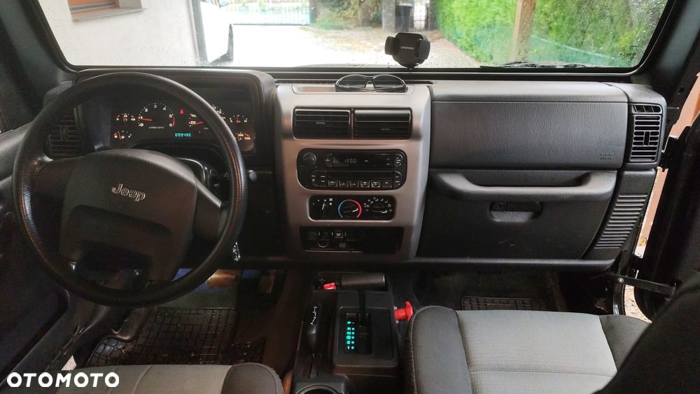 Jeep Wrangler - 11