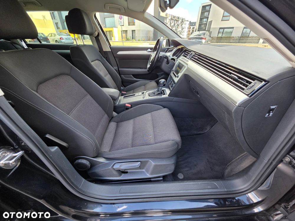 Volkswagen Passat - 15